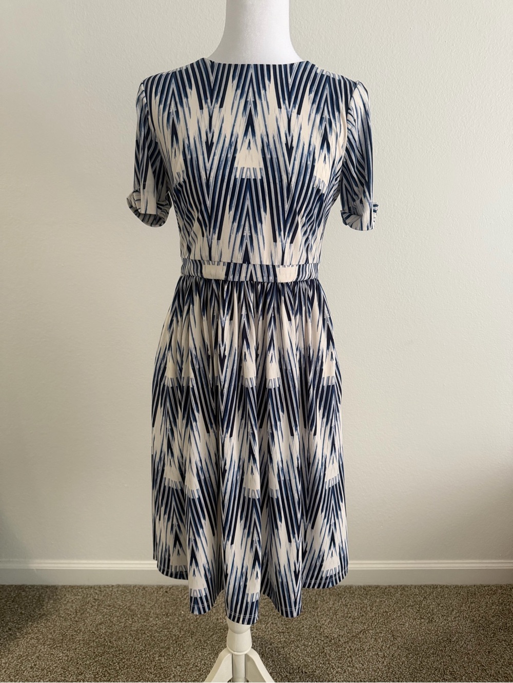 Maggy London Navy & Cream Zigzag Midi Dress